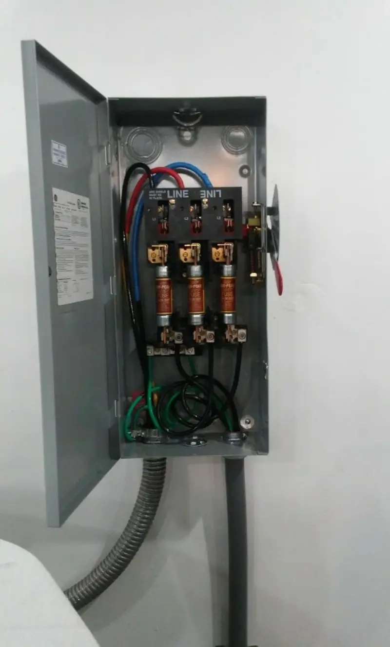 Three-phase disconnect switch installed for Electrical Wiring & Rewiring in Lauderdale-by-the-Sea
